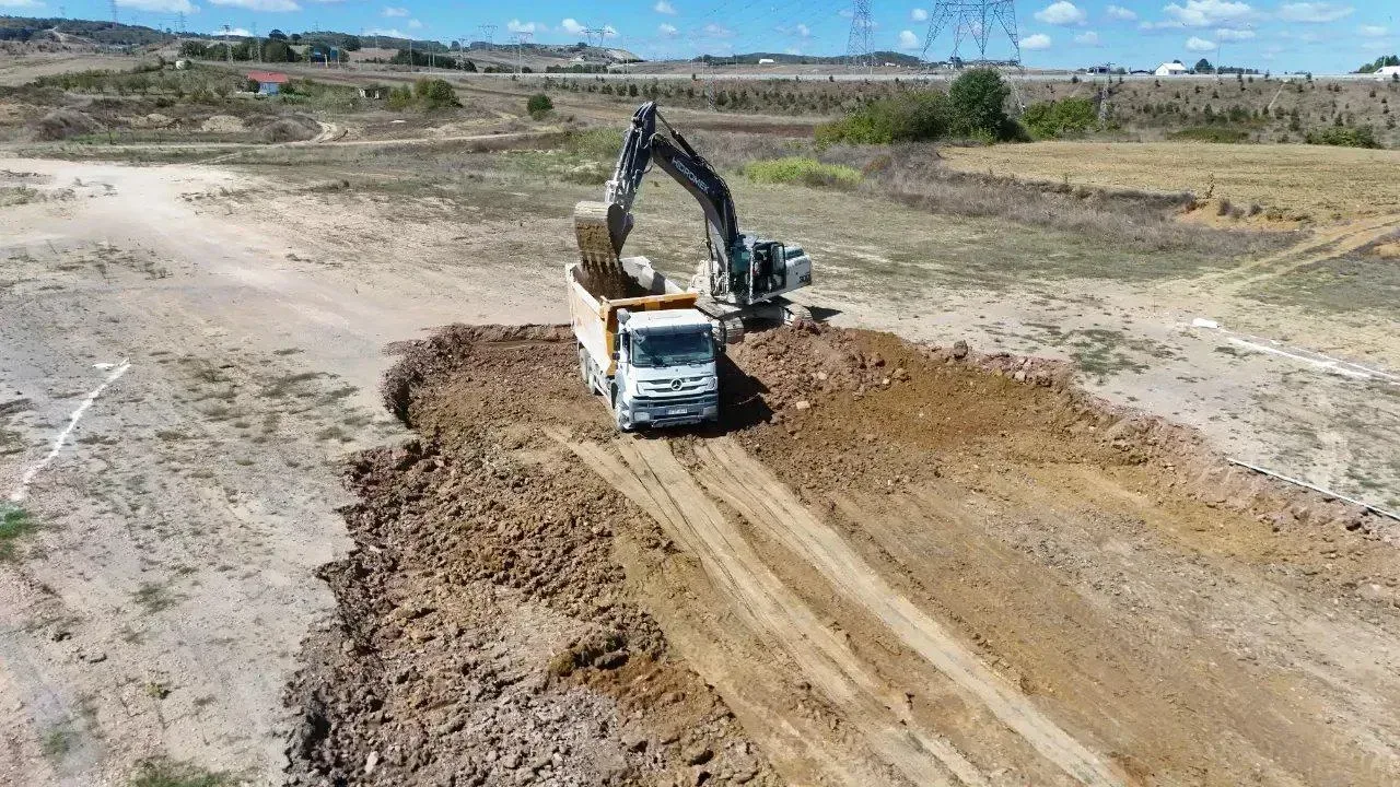 Körfez spor tesisleri’nde ilk kepçe vuruldu