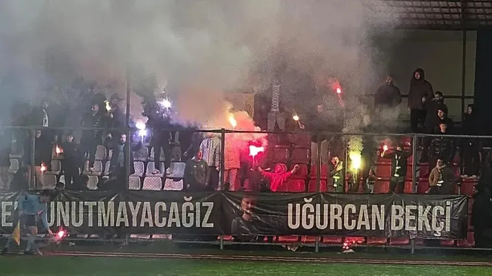 İzmit Turgutspor’dan anlamlı pankart