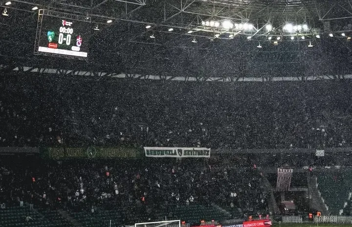 Hava şartları tribünleri etkiledi: Kocaelispor-Trabzonspor maçını kaç kişi izledi?