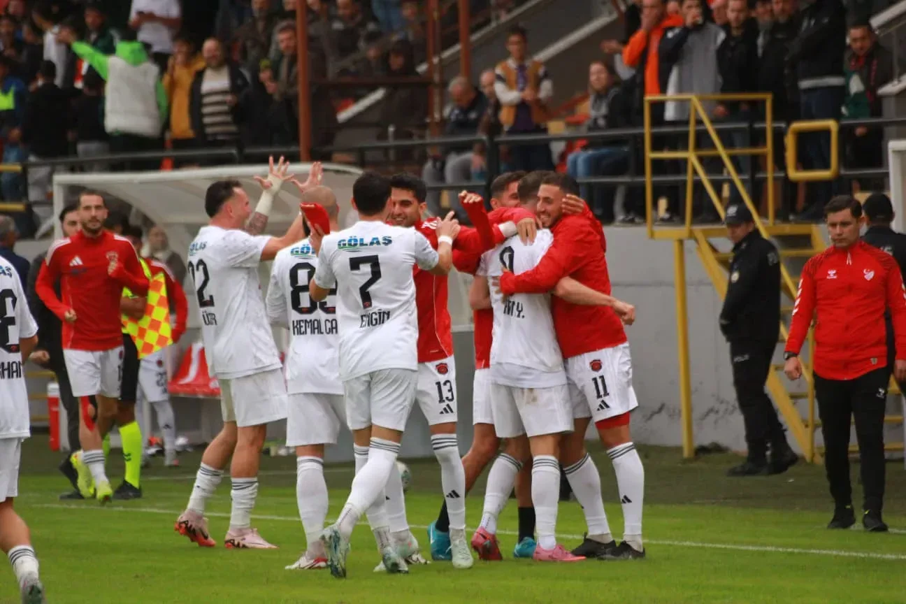 Pamukova’da Gölcük rüzgârı: 4 Gollü Zafer!