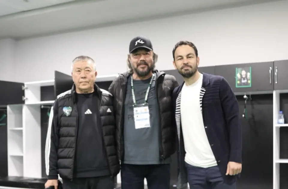Engin Benli Kocaelispor soyunma odasında