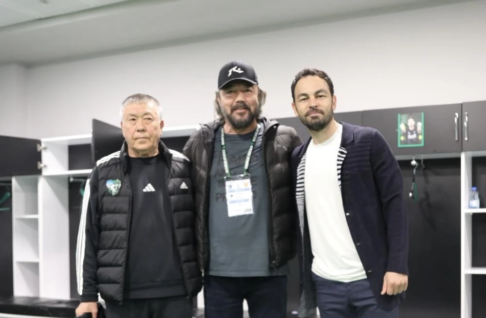 Engin Benli Kocaelispor soyunma odasında