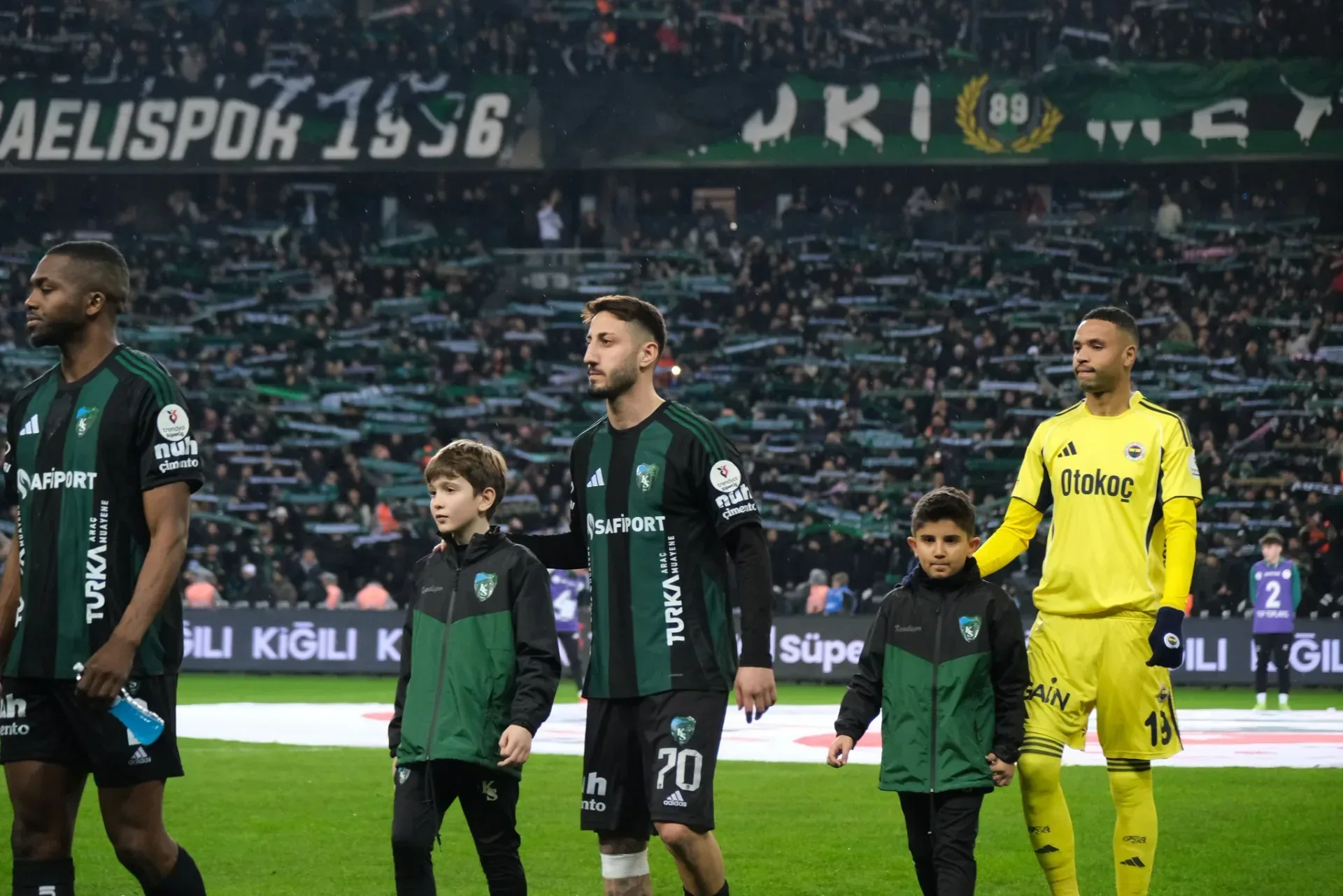 Tribünlerden Can Keleş'e tepki